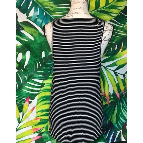 EUC $40 American Eagle Medium Black White Heart Floral Embroidered Summer Tank - Picture 5 of 6